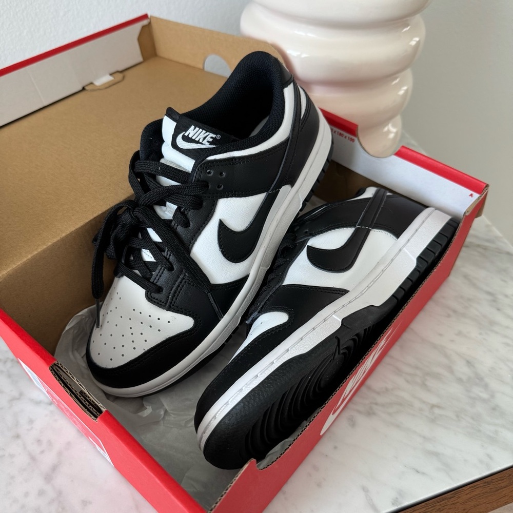 Nike Men's Black and White Dunk Sneakers